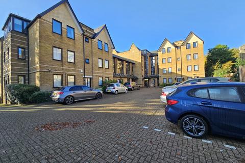 2 bedroom flat for sale, Sandringham Gardens, North Finchley N12