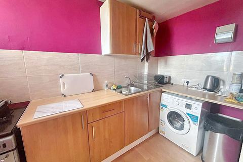 1 bedroom flat for sale, Waterloo Walk, Washington, Tyne and Wear, NE37 3EL