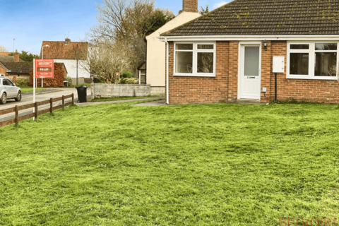 2 bedroom bungalow to rent, Main Street, Dry Doddington, NG23