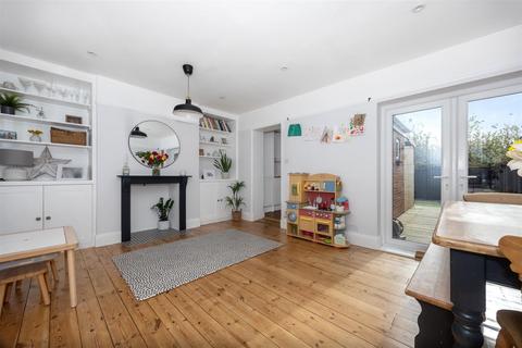 3 bedroom end of terrace house for sale, Pavilion Road, Worthing