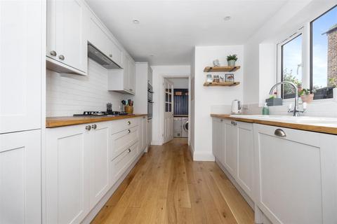 3 bedroom end of terrace house for sale, Pavilion Road, Worthing