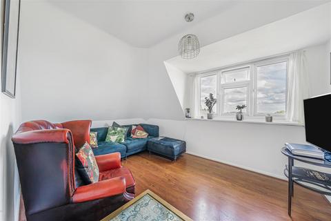 2 bedroom apartment for sale, High Road, London N12