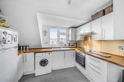 2 bedroom apartment for sale, High Road, London N12