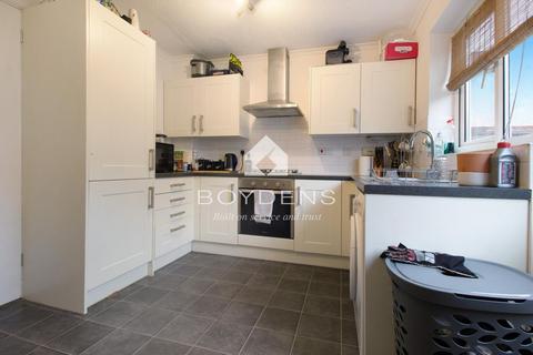 2 bedroom end of terrace house for sale, Dale Close, Colchester CO3