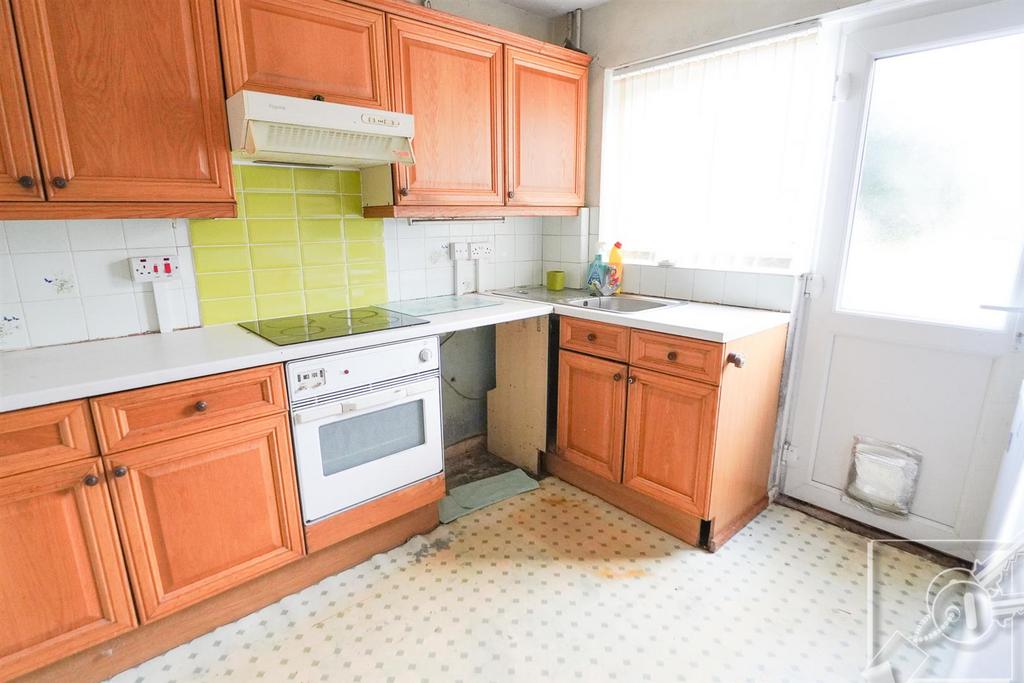 Hillary Avenue, Northfleet, Gravesend 3 bed house for sale £330,000