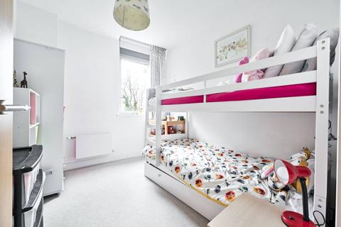 3 bedroom flat for sale, Plaza Gardens, East Putney, London, SW15