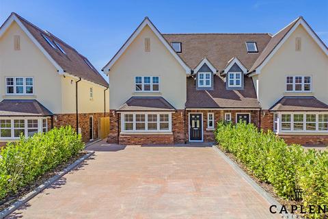 5 bedroom mews for sale, Chatsworth Mews, Stapleford Road, Stapleford Abbotts