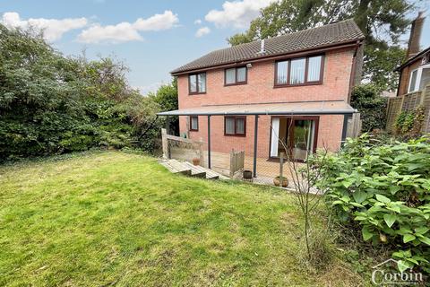 4 bedroom detached house for sale, Hood Close, Bournemouth, Dorset