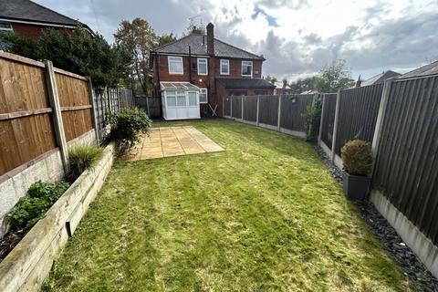 2 bedroom semi-detached house for sale, Queens Road, Oldham OL9