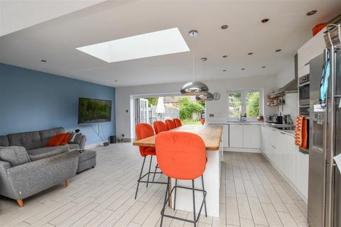 3 bedroom end of terrace house for sale, Collyer Road, London Colney