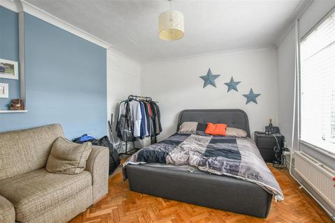 36 Collyer Road, London Colney, St Albans, AL2 1PD