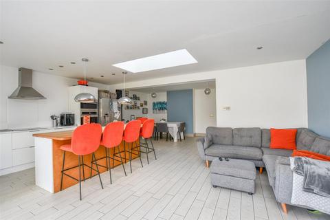 undefined, Collyer Road, London Colney, AL2