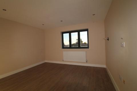 2 bedroom flat to rent, Uxbridge Road, Uxbridge UB10