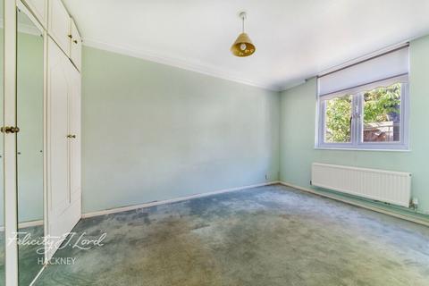 13 Brinkworth Way, London, E9 5JX
