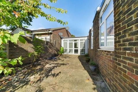 3 bedroom terraced house for sale, Prince Edward Road, Hackney, E9