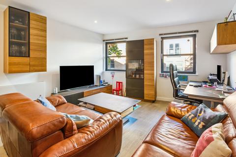 2 bedroom flat for sale, King Street Cloisters, Clifton Walk, London