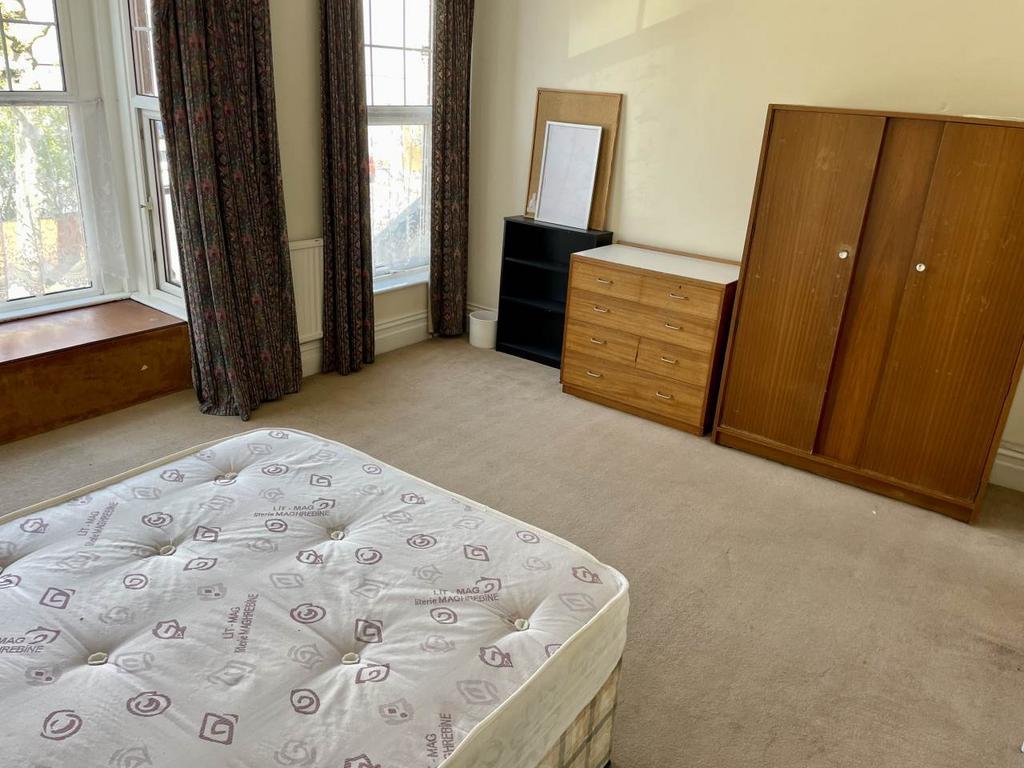 Bed 3, 2