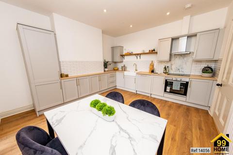 4 bedroom terraced house for sale, Leeds Road, Wakefield, United Kingdom, WF1