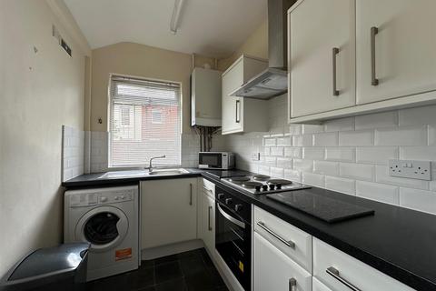 3 bedroom terraced house to rent, Neill Road, Sheffield S11