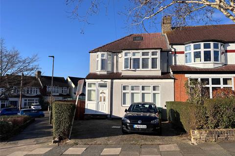 3 bedroom end of terrace house for sale, Ridgeway Avenue, East Barnet EN4