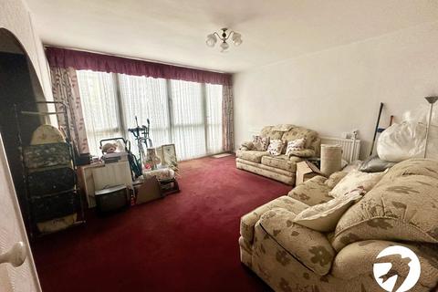 3 bedroom flat for sale, Bird in Bush Road, London, SE15