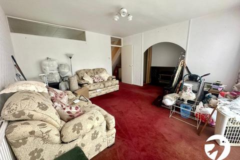 3 bedroom flat for sale, Bird in Bush Road, London, SE15