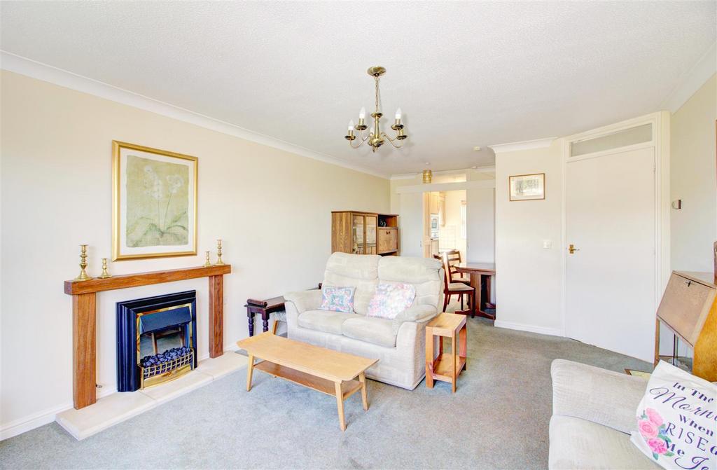 Open plan sitting/dining area