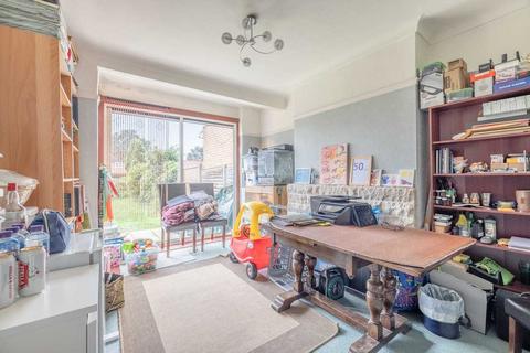 10 Fairfield Avenue, Datchet, Slough, SL3 9NQ