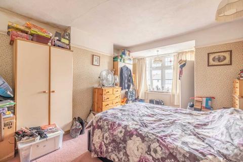 10 Fairfield Avenue, Datchet, Slough, SL3 9NQ