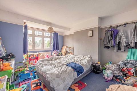 10 Fairfield Avenue, Datchet, Slough, SL3 9NQ