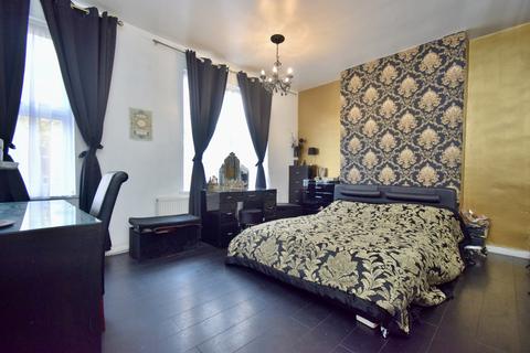 5 bedroom end of terrace house for sale, St. Peters Road, Highfields, Leicester, LE2