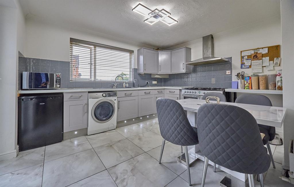 Fitted dining kitchen to rear