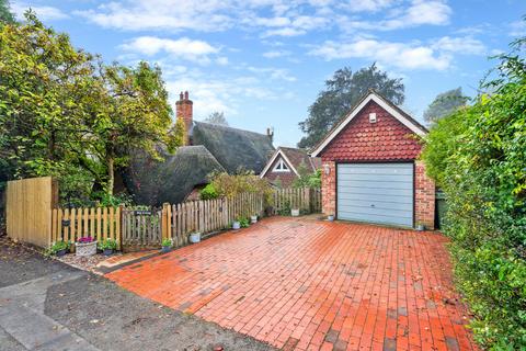 4 bedroom detached house for sale, Cold Ash Hill, Cold Ash, RG18