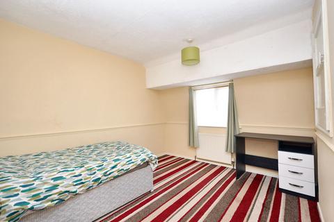 51 Roman Way, Folkestone, CT19 4JX