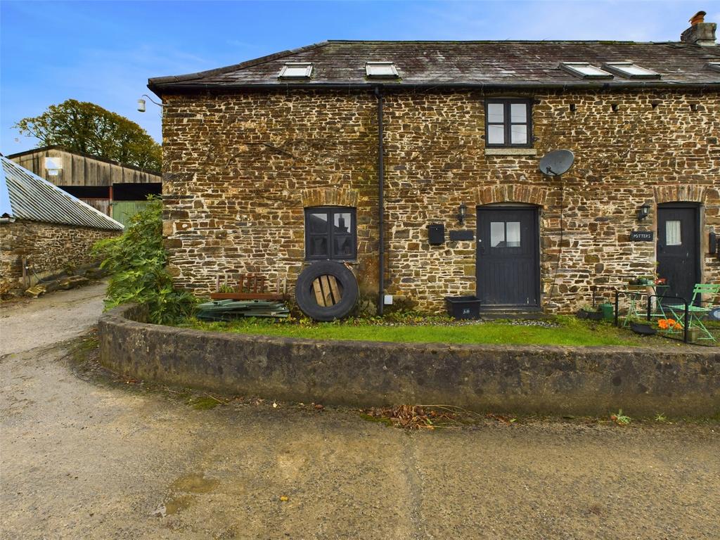 Launceston, Cornwall 2 bed barn conversion for sale £225,000