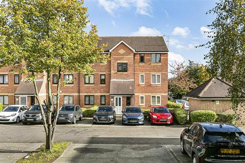 1 bedroom flat for sale, Cherry Blossom Close, London N13