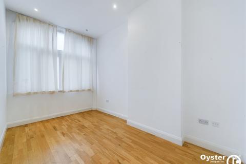 1 bedroom flat to rent, High Road, Northern Star House, N11