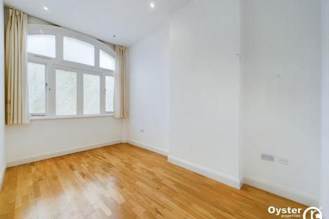 1 bedroom flat to rent, High Road, Northern Star House, N11