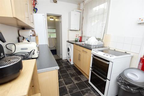 3 bedroom house to rent, Warwards Lane, Birmingham B29