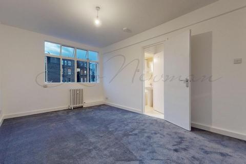 Studio to rent, Shepherd's Bush Green, Shepherd's Bush, London, W12