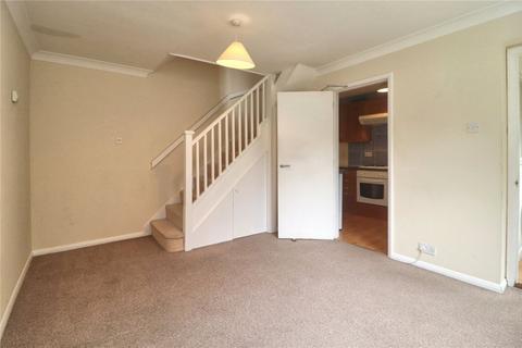 2 bedroom end of terrace house to rent, Newsham Road, Woking GU21