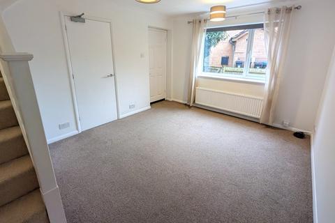 2 bedroom end of terrace house to rent, Newsham Road, Woking GU21