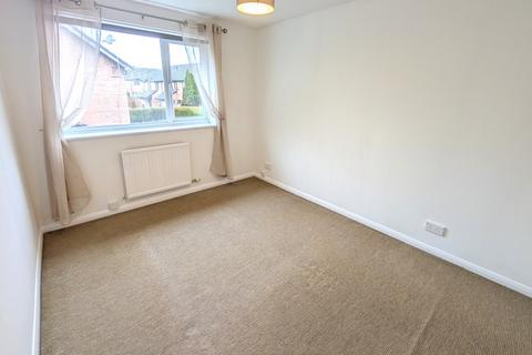 2 bedroom end of terrace house to rent, Newsham Road, Woking GU21