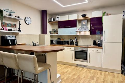 2 bedroom flat for sale, Blackburn Road, Bolton, BL1