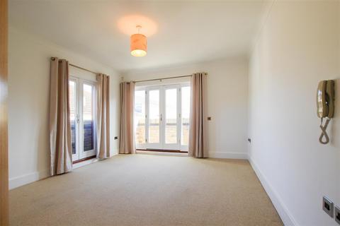 2 bedroom apartment to rent, Hills Road, Cambridge CB2