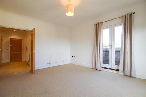 2 bedroom apartment to rent, Hills Road, Cambridge CB2