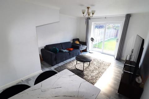 2 bedroom semi-detached house for sale, Bignold Road, London E7