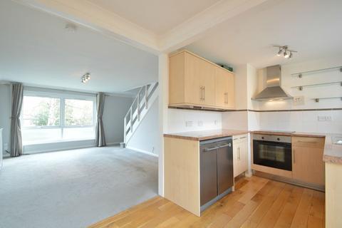 2 bedroom flat to rent, Ashley Park Road, Walton on Thames, KT12