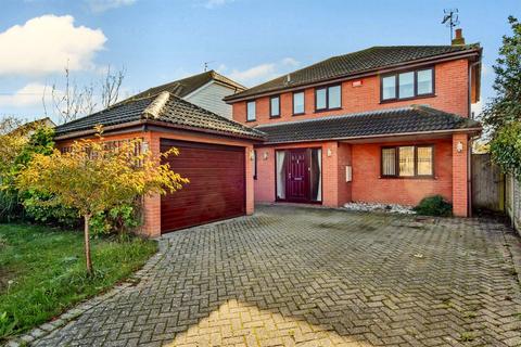 4 bedroom detached house for sale, Hunters Forstal Road, Herne Bay