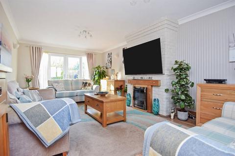 4 bedroom detached house for sale, Hunters Forstal Road, Herne Bay